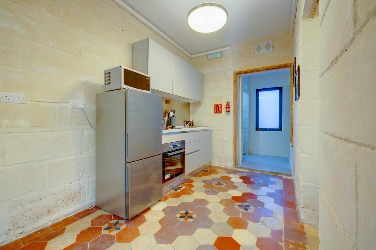 Central And Cosy 2Br Apartment In Валета Екстериор снимка