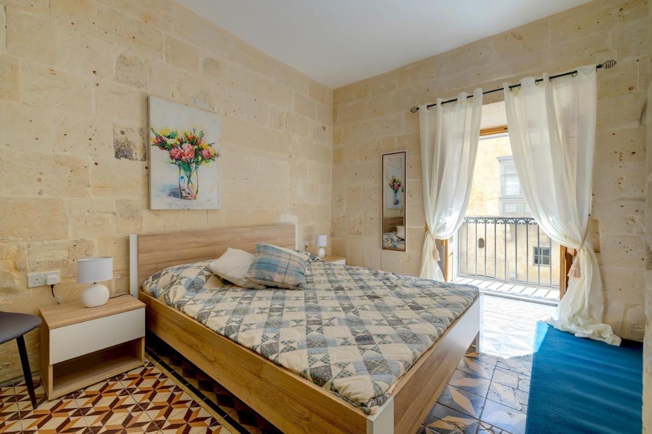 Central And Cosy 2Br Apartment In Валета Екстериор снимка