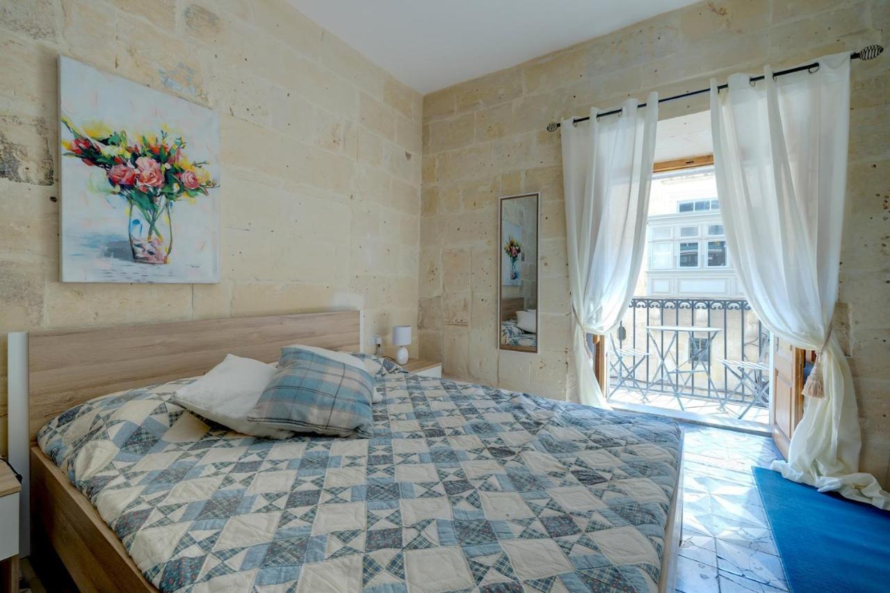 Central And Cosy 2Br Apartment In Валета Екстериор снимка