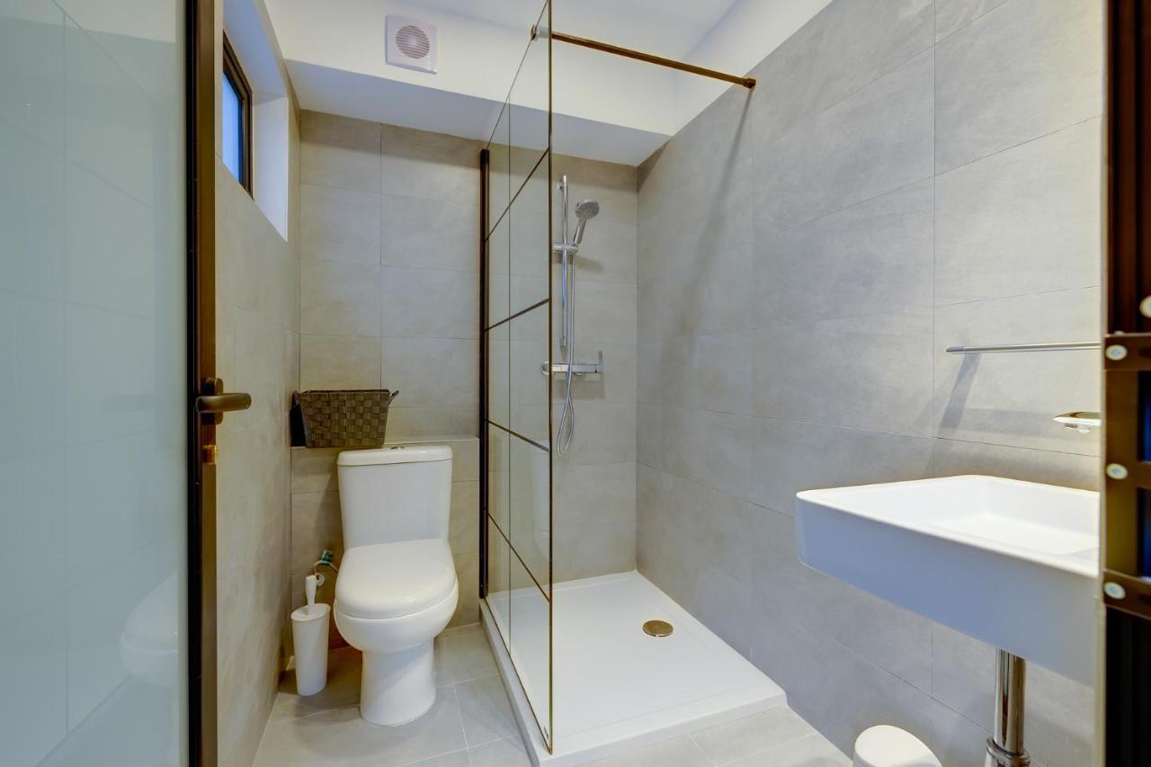 Central And Cosy 2Br Apartment In Валета Екстериор снимка